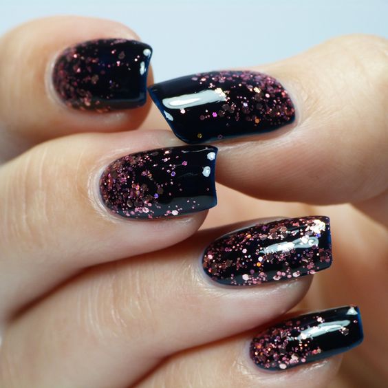 54+ Beautiful Dark Nail Designs 2023