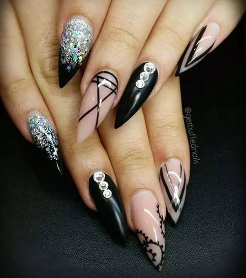 54+ Beautiful Black And Silver Nail Ideas (2023)