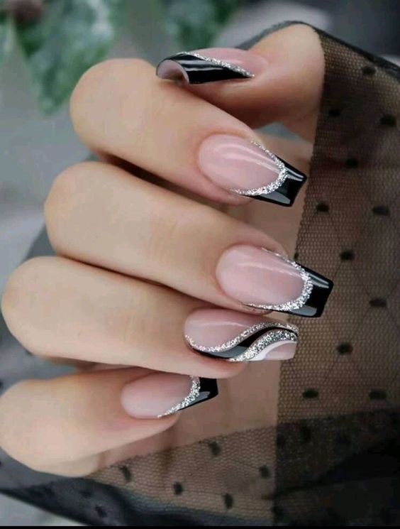 54+ Beautiful Black And Silver Nail Ideas (2023)