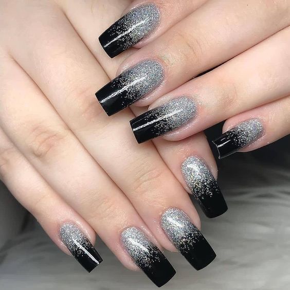 54+ Beautiful Black And Silver Nail Ideas (2023)