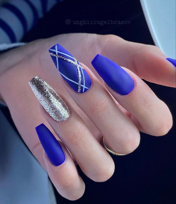 51+ Beautiful Blue And Silver Nails Designs 2023